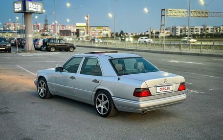 Mercedes-Benz E-Класс, 1994 год, 699 000 рублей, 12 фотография