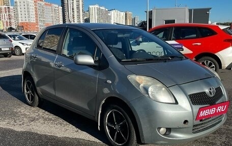 Toyota Yaris III рестайлинг, 2008 год, 555 000 рублей, 2 фотография