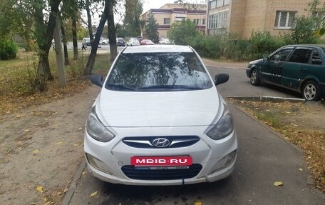 Hyundai Solaris II рестайлинг, 2012 год, 560 000 рублей, 4 фотография