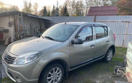 Renault Sandero I, 2011 год, 670 000 рублей, 2 фотография