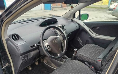 Toyota Yaris III рестайлинг, 2006 год, 422 000 рублей, 4 фотография