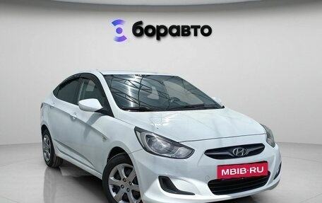 Hyundai Solaris II рестайлинг, 2011 год, 800 000 рублей, 2 фотография