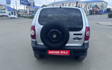 Chevrolet Niva I рестайлинг, 2010 год, 570 000 рублей, 8 фотография