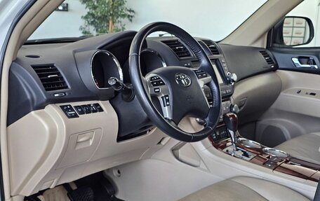 Toyota Highlander III, 2012 год, 3 770 000 рублей, 16 фотография