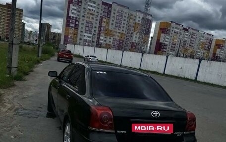 Toyota Avensis III рестайлинг, 2004 год, 680 000 рублей, 4 фотография