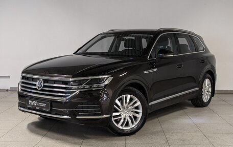 Volkswagen Touareg III, 2019 год, 5 990 000 рублей, 1 фотография