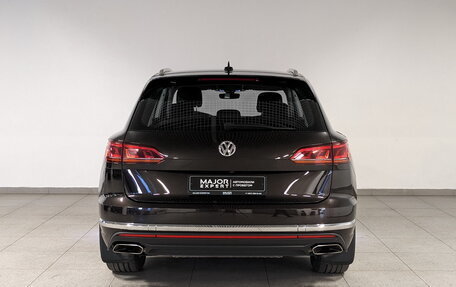 Volkswagen Touareg III, 2019 год, 5 990 000 рублей, 6 фотография