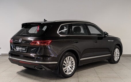 Volkswagen Touareg III, 2019 год, 5 990 000 рублей, 5 фотография