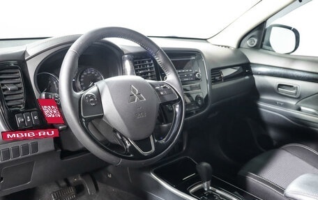 Mitsubishi Outlander III рестайлинг 3, 2019 год, 2 450 000 рублей, 14 фотография