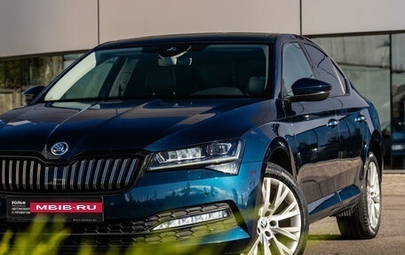 Skoda Superb III рестайлинг, 2019 год, 3 149 000 рублей, 3 фотография