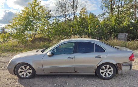 Mercedes-Benz E-Класс, 2002 год, 330 000 рублей, 1 фотография