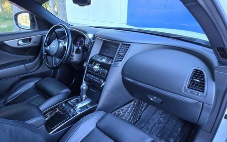 Infiniti QX70, 2014 год, 2 999 999 рублей, 9 фотография