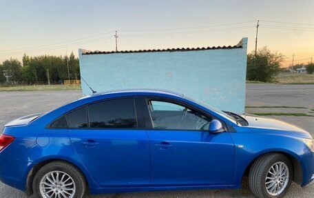 Chevrolet Cruze II, 2011 год, 685 000 рублей, 3 фотография