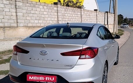 Hyundai Elantra VI рестайлинг, 2018 год, 2 500 000 рублей, 4 фотография