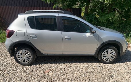 Renault Sandero II рестайлинг, 2019 год, 930 000 рублей, 4 фотография