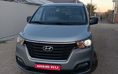 Hyundai Grand Starex Grand Starex I рестайлинг 2, 2018 год, 3 000 000 рублей, 1 фотография