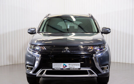 Mitsubishi Outlander III рестайлинг 3, 2021 год, 3 250 000 рублей, 3 фотография