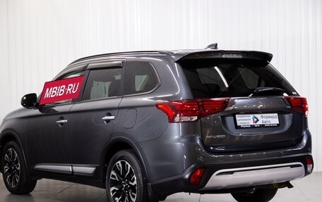 Mitsubishi Outlander III рестайлинг 3, 2021 год, 3 250 000 рублей, 18 фотография