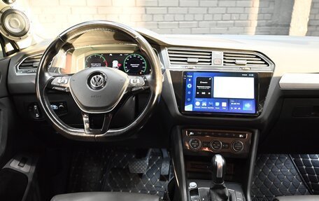 Volkswagen Tiguan II, 2019 год, 3 330 000 рублей, 13 фотография