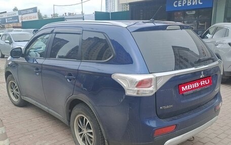 Mitsubishi Outlander III рестайлинг 3, 2014 год, 1 350 000 рублей, 2 фотография