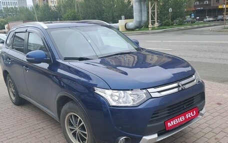 Mitsubishi Outlander III рестайлинг 3, 2014 год, 1 350 000 рублей, 3 фотография