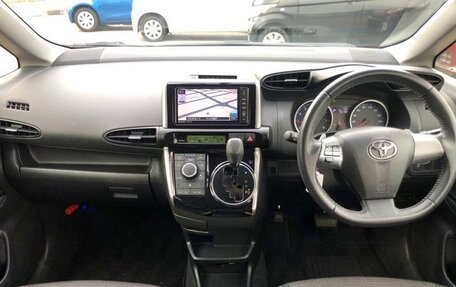 Toyota Wish II, 2017 год, 1 115 000 рублей, 10 фотография