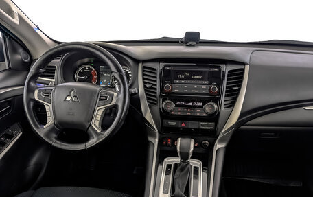 Mitsubishi Pajero Sport III рестайлинг, 2019 год, 3 275 000 рублей, 28 фотография