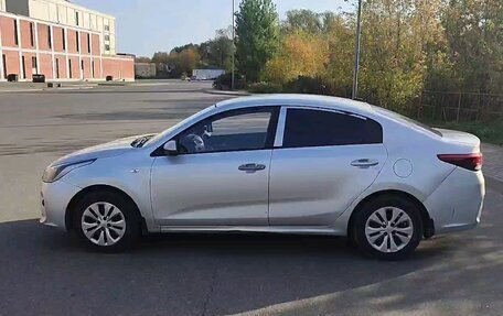 KIA Rio IV, 2017 год, 950 000 рублей, 2 фотография