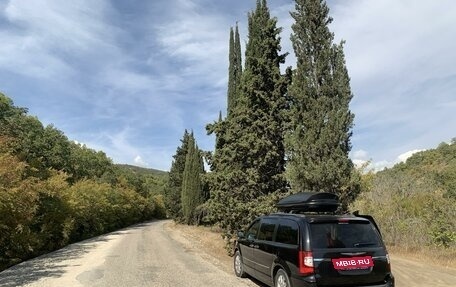 Chrysler Voyager IV, 2014 год, 2 300 000 рублей, 3 фотография