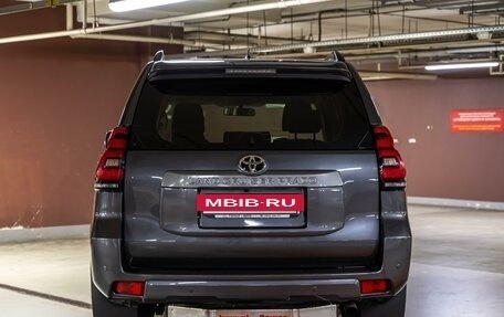 Toyota Land Cruiser Prado 150 рестайлинг 2, 2017 год, 4 500 000 рублей, 5 фотография