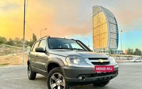 Chevrolet Niva I рестайлинг, 2017 год, 900 000 рублей, 2 фотография