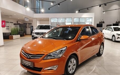 Hyundai Solaris II рестайлинг, 2015 год, 1 195 000 рублей, 1 фотография