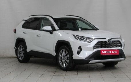 Toyota RAV4, 2020 год, 3 790 000 рублей, 3 фотография