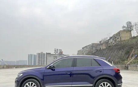 Volkswagen T-Roc I, 2020 год, 2 200 000 рублей, 10 фотография