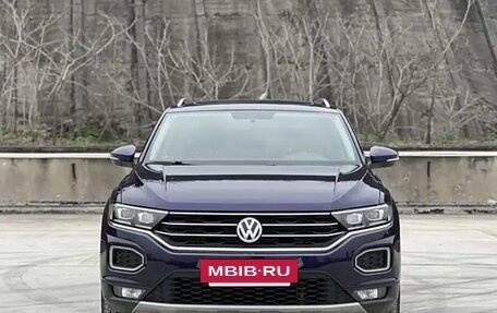 Volkswagen T-Roc I, 2020 год, 2 200 000 рублей, 14 фотография