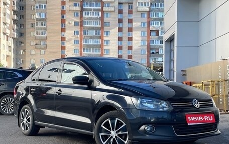 Volkswagen Polo VI (EU Market), 2013 год, 729 000 рублей, 1 фотография