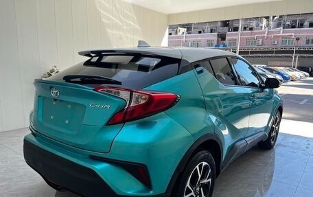 Toyota C-HR I рестайлинг, 2021 год, 2 210 000 рублей, 4 фотография