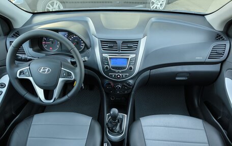 Hyundai Solaris II рестайлинг, 2012 год, 925 000 рублей, 17 фотография