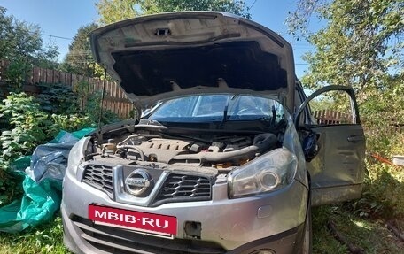 Nissan Qashqai, 2010 год, 600 000 рублей, 2 фотография