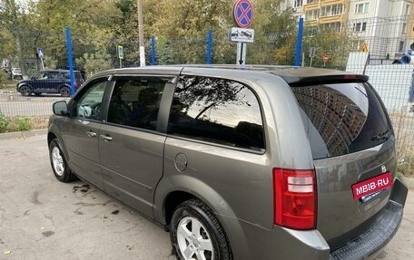 Dodge Caravan V, 2010 год, 1 181 000 рублей, 3 фотография