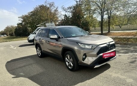 Toyota RAV4, 2022 год, 4 000 000 рублей, 5 фотография