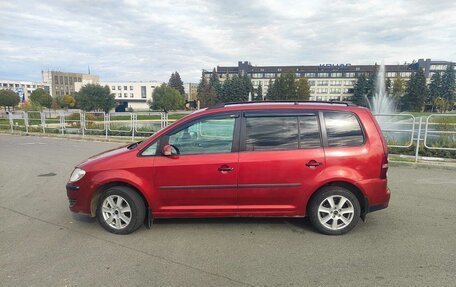 Volkswagen Touran III, 2008 год, 850 000 рублей, 2 фотография