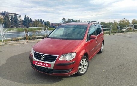 Volkswagen Touran III, 2008 год, 850 000 рублей, 4 фотография