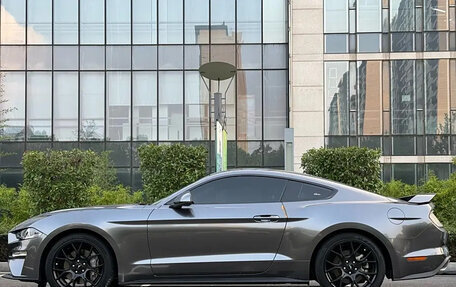 Ford Mustang VI рестайлинг, 2021 год, 3 500 000 рублей, 3 фотография