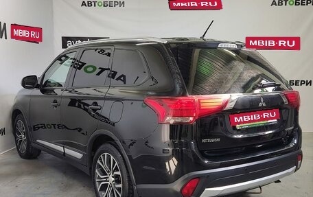 Mitsubishi Outlander III рестайлинг 3, 2015 год, 1 908 000 рублей, 7 фотография