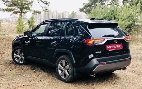 Toyota RAV4, 2020 год, 3 550 000 рублей, 8 фотография