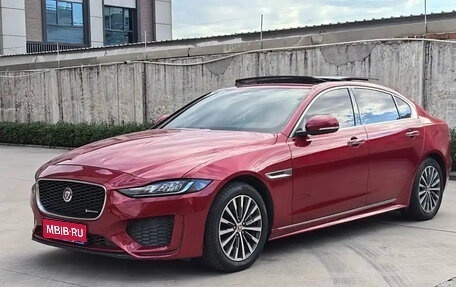 Jaguar XE I рестайлинг, 2020 год, 2 650 000 рублей, 1 фотография