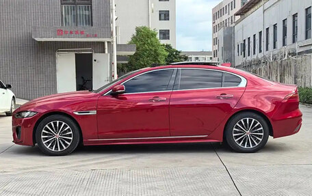 Jaguar XE I рестайлинг, 2020 год, 2 650 000 рублей, 4 фотография