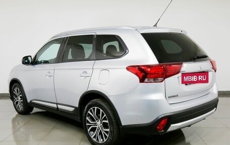 Mitsubishi Outlander III рестайлинг 3, 2016 год, 2 145 000 рублей, 4 фотография