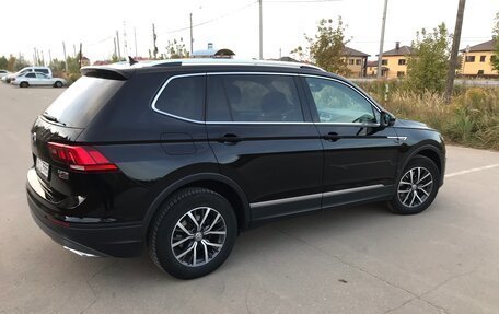 Volkswagen Tiguan II, 2018 год, 3 100 000 рублей, 3 фотография